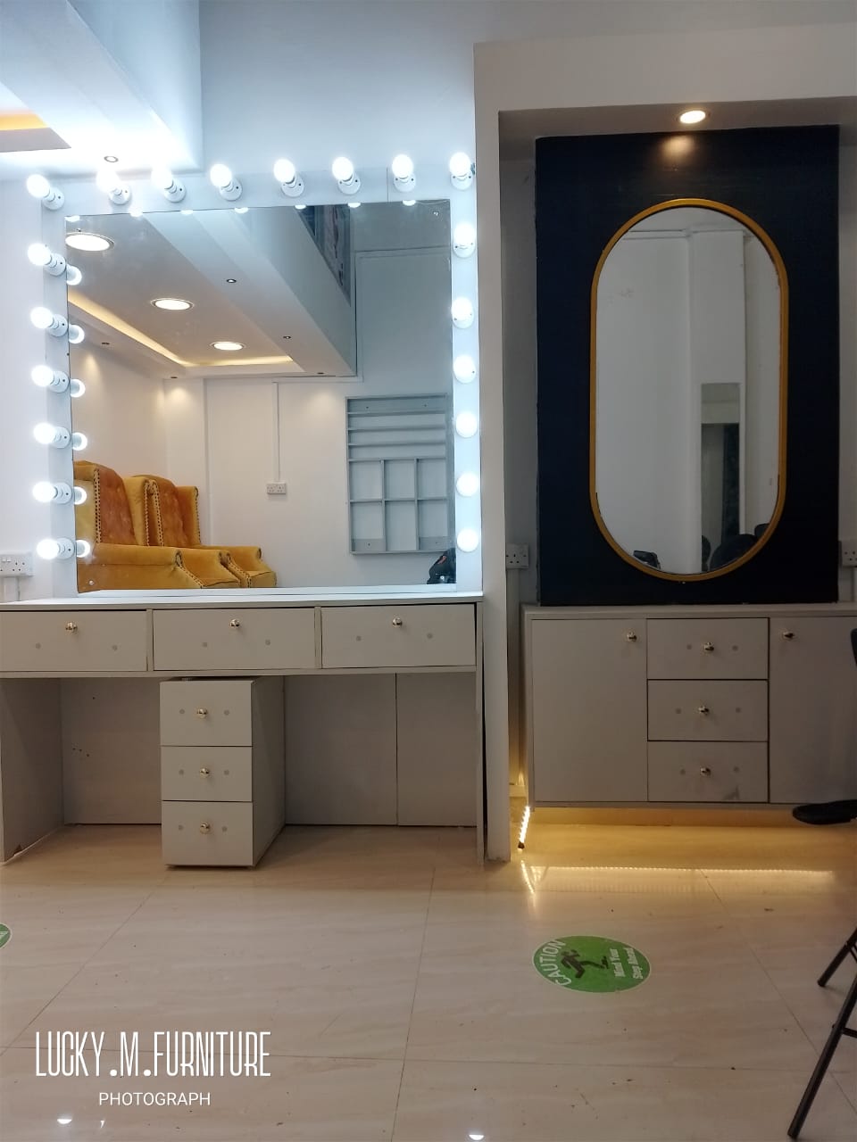 Vanity Station Detail
